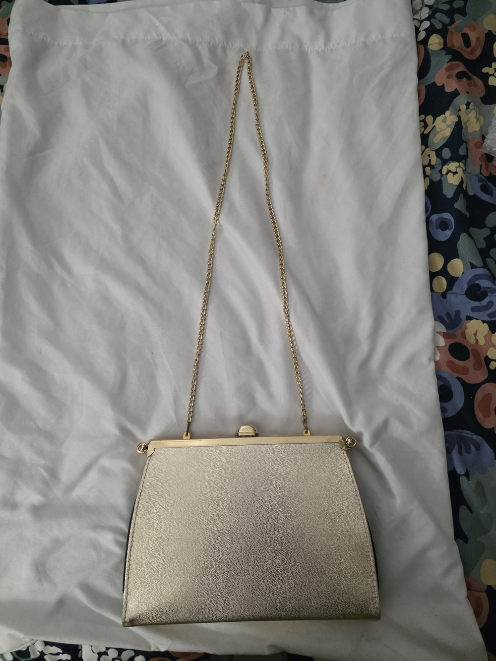 Elegant Gold Metallic Evening Clutch with Chain Strap